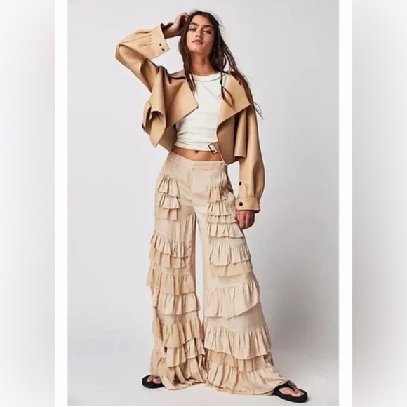 Free People Rock & Frill Mid Rise Tiered Wide Leg Tan Ruffled Pants Sz XS Comfy